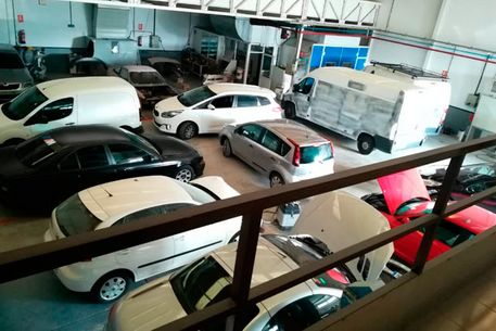 Chapistas Noáin vehículos estacionados